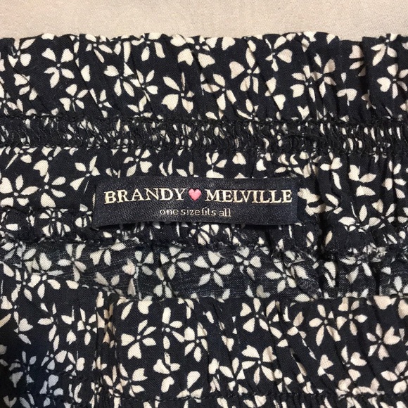 Brandy Melville Skirt - Picture 2 of 3